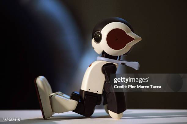 Roboter Robi Robi Robot Photos and Premium High Res Pictures - Getty Images