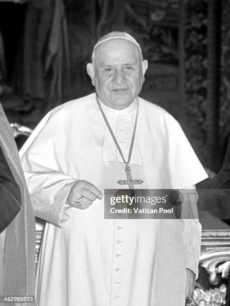 Pope John XXIII poses on March 5, 1960 in Vatican City, Vatican.