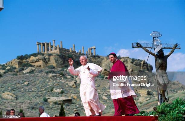 Pope John Paul II celebrates a mass at the Valle dei Templi on his official visit to Sicily on May 9, 1993 in Agrigento, Sicily. During the visit...