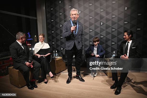 Milo Linney 361 Milo Parker Photos & High Res Pictures - Getty Images