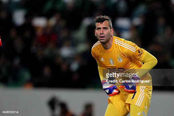 Benfica's goalkeeper Artur Moraes during the Primeira Liga match between Sporting CP and SL Benfica at Estadio Jose Alvalade on February 08, 2015 in...