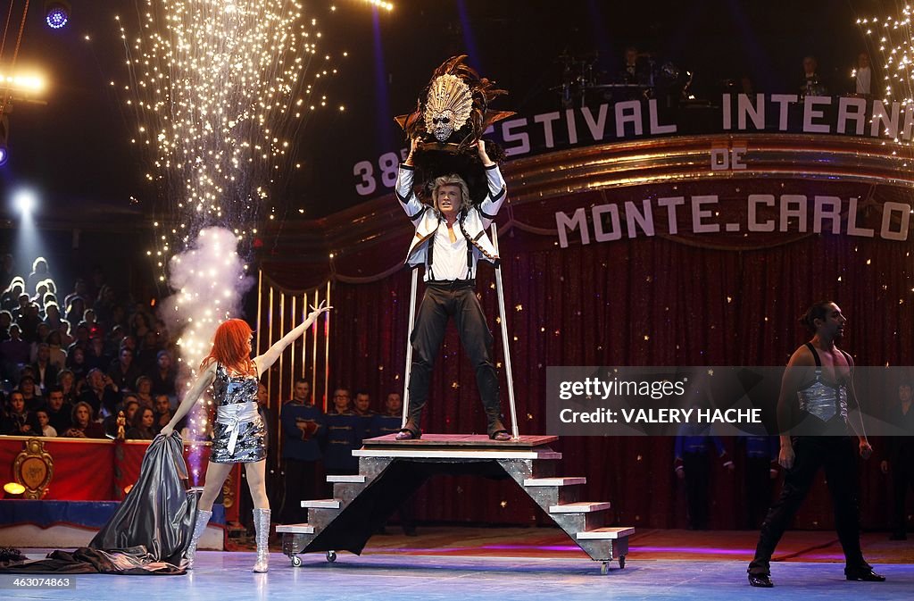 MONACO-FESTIVAL-CIRCUS-PEOPLE