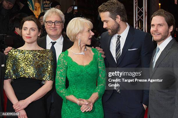 Antje Traue, Simon Curtis, Helen Mirren, Ryan Reynolds and Daniel Bruehl attend the 'Woman in Gold' premiere during the 65th Berlinale International...