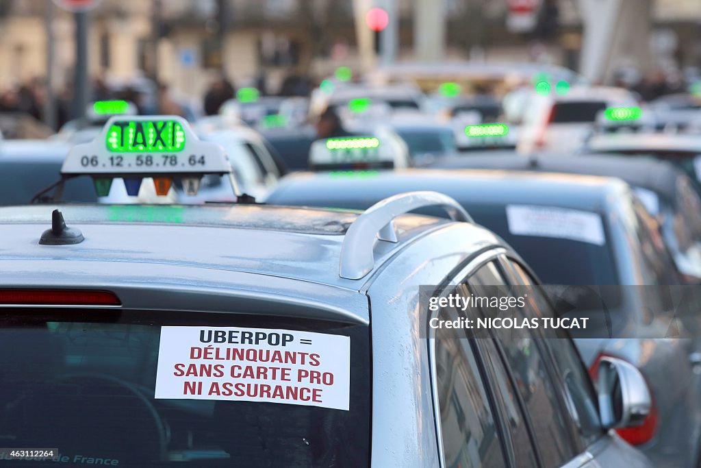 FRANCE-US-TRANSPORT-TAXI-UBER-ECONOMY-PROTEST