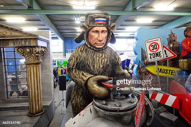 Carnival parade float satirizing Russia's President Putin under the motto 'Problem-Baer' is seen on February 10, 2015 in Mainz, Germany. The Mainz...