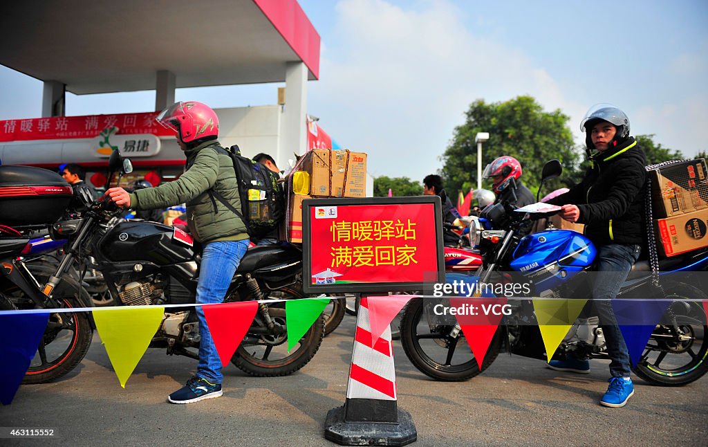 Sinopec Offers Free Fuel For Motor Riders Going Home In Foshan