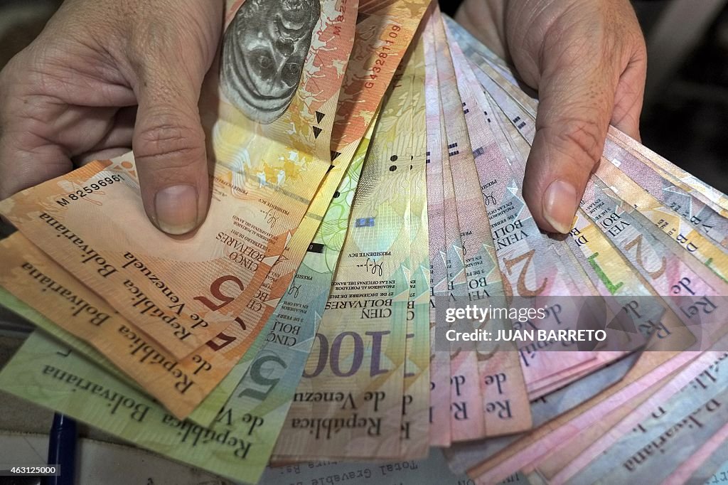 VENEZUELA-ECONOMY-CURRENCY