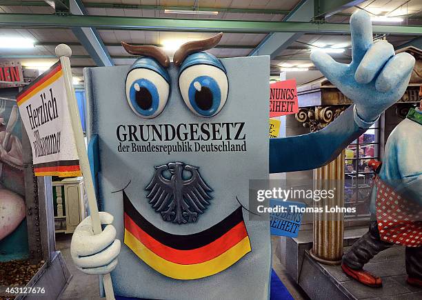 Carnival parade float themed 'Hier gelte nur ich' satirizing the preliminary proceedings about the Dieter Nuhr on February 10, 2015 in Mainz,...