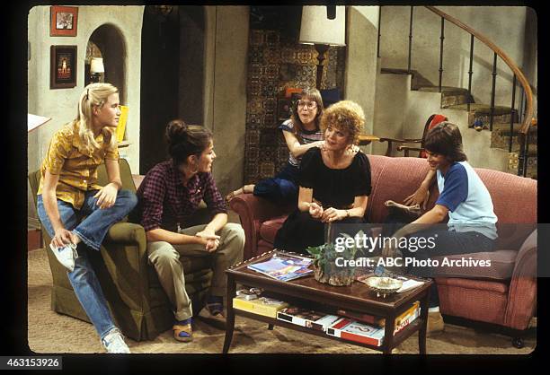 Show Coverage - Shoot Date: October 9, 1979. L-R: CONNIE ANN HEARN;GWYNNE GILFORD;LAURI HENDLER;EILEEN BRENNAN;ROB LOWE