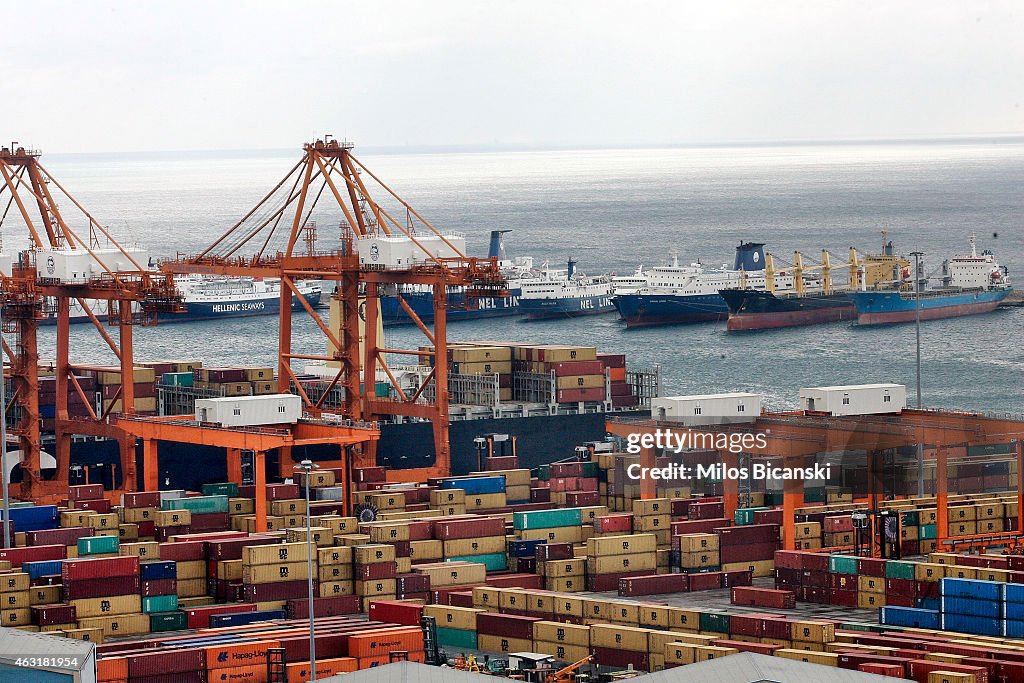 Syriza Government Hampers Expansion Of Chinese Run Port Of Pireaus
