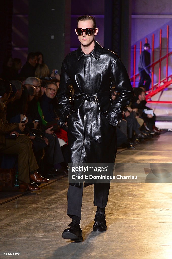 Cerruti : Runway - Paris Fashion Week - Menswear F/W 2014-2015