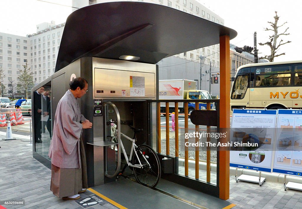 High-Tech Underground Bicyclie Parking Space Opens In Kyoto