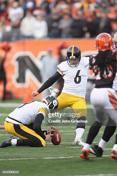 Shaun Suisham of the Pittsburgh Steelers connects with the kick during the game against the Cincinnati Bengals at Paul Brown Stadium on December 7,...