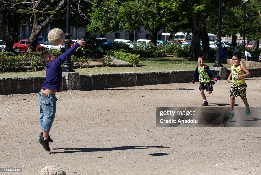 Tourists Flock To Visit Old Havana