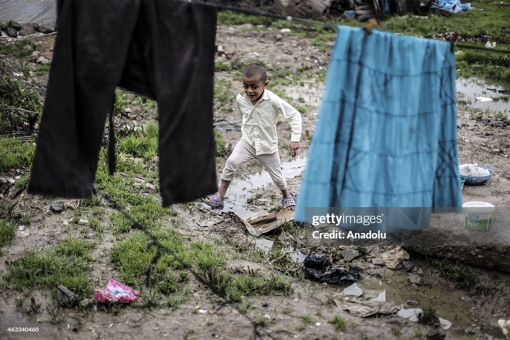 Syrians suffer in harsh winter in Adana