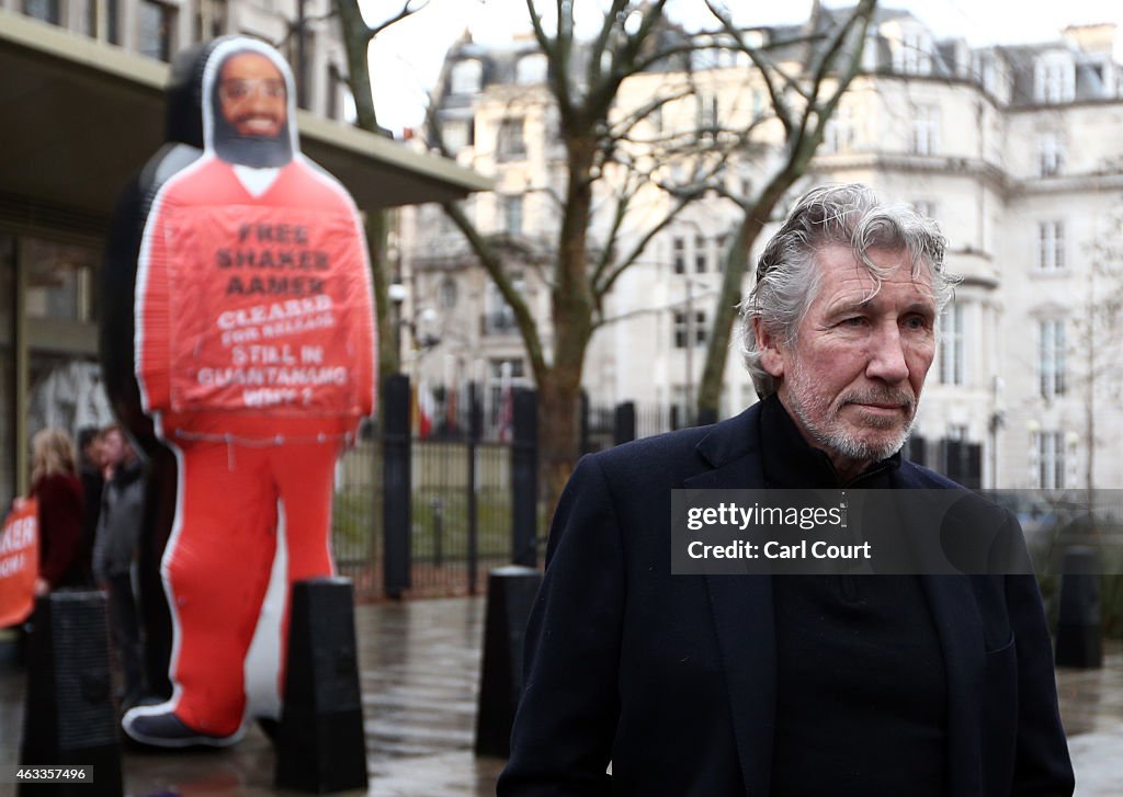 We Stand With Shaker (Aamer) Campaign Hand Giant Valentines Card To US Embassy