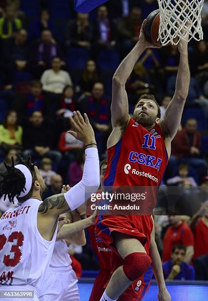 Manuchar Markoishvili of CSKA Moscow in action against EA7 Emporio Armani Milan's Hackett during the Turkish Airlines Euroleague Basketball Top 16...