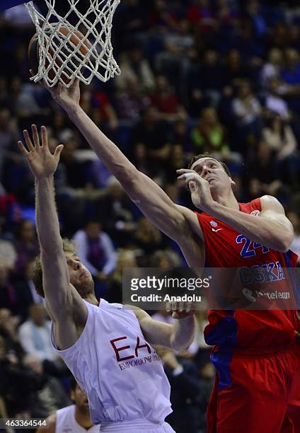 Alexander Kaun of CSKA Moscow in action against EA7 Emporio Armani Milan's Nicolo Melli during the Turkish Airlines Euroleague Basketball Top 16...