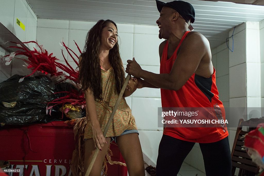 BRAZIL-JAPAN-CARNIVAL-SAMBA-DANCER