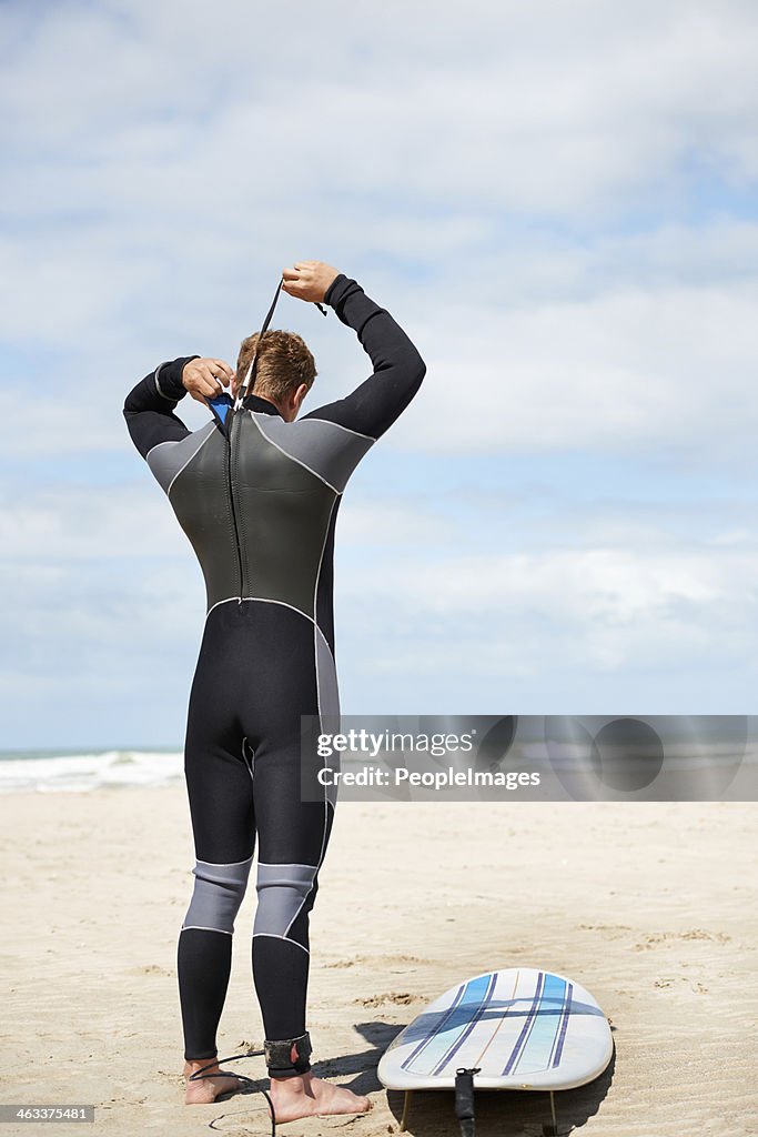 彼は毎日 surfs