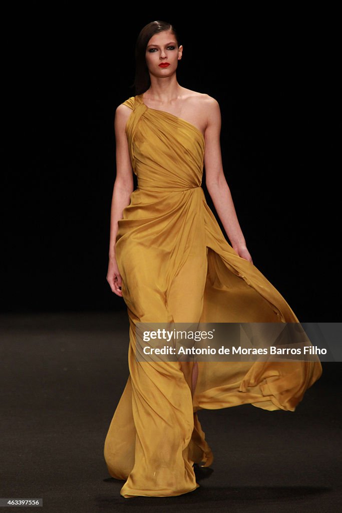 Monique Lhuillier - Runway - Fall 2015 Mercedes - Benz Fashion Week