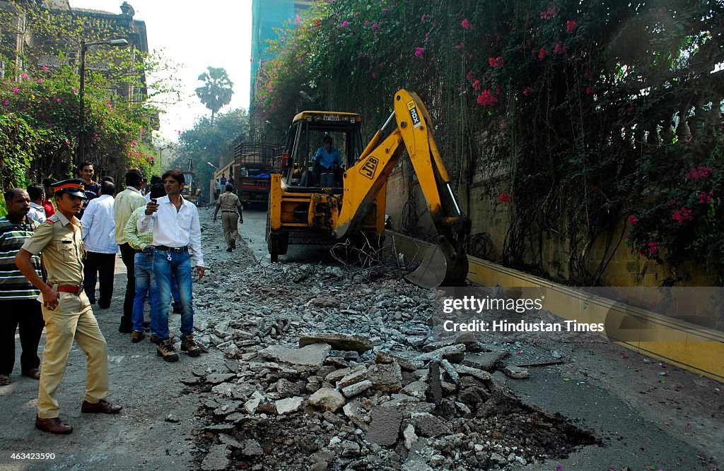 BMC Demolishes Ramp Outside Shah Rukh's Bandra Bungalow 'Mannat'