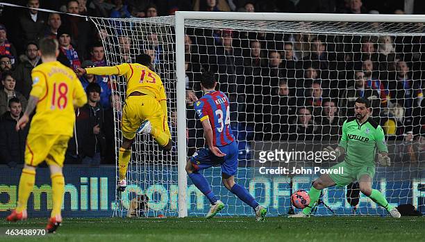 Daniel Sturridge of Liverpool scores an equalising goal during the FA Cup Fifth Round match between Crystal Palace and Liverpool at Selhurst Park on...