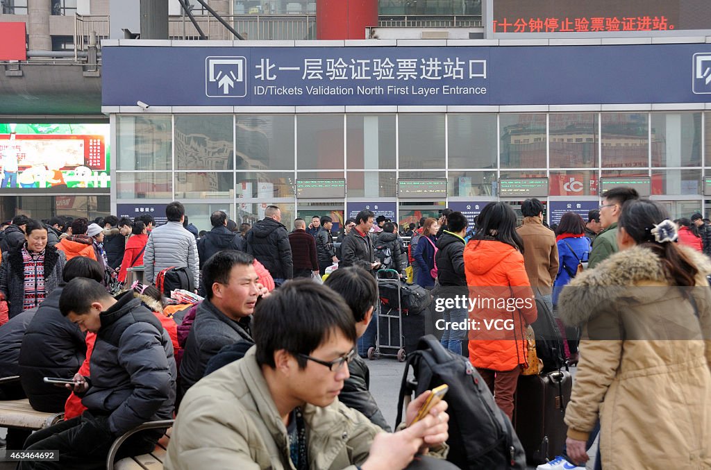 50,0000 People Departed From Beijing During Valentine's Day