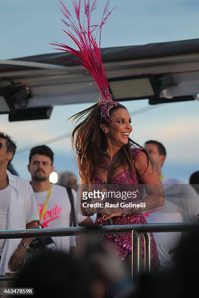 Ivete Sangalo sings on Barra/Ondina circuit during Salvador Carnival on February 14, 2015 in Salvador, Brazil.
