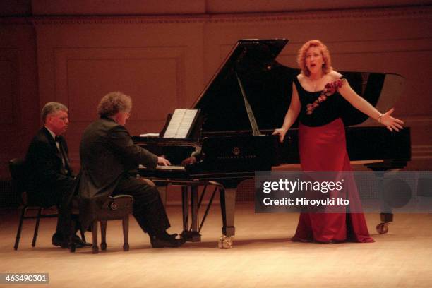 Olga Borodina, with James Levine on piano, performing at Carnegie Hall on Friday night, May 11, 2001.