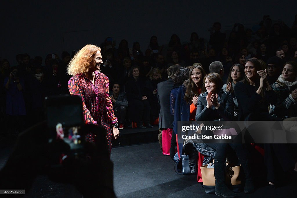 Diane Von Furstenberg - Front Row - Mercedes-Benz Fashion Week Fall 2015