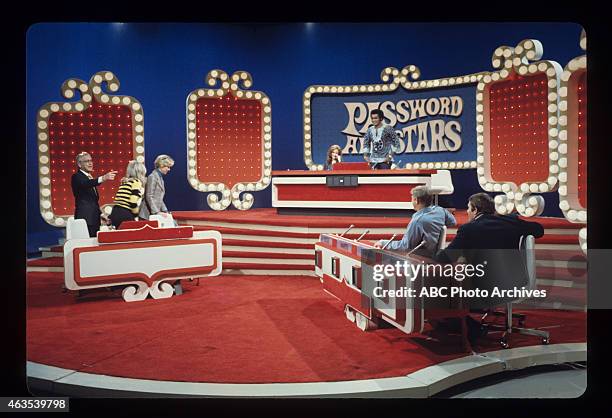 Show Coverage - Shoot Date: November 1, 1974. L-R: ALLEN LUDDEN;LORETTA SWIT;ELAINE JOYCE;LINDA KAYE HENNING;GREG MORRIS;MARTIN MILNER;DON GALLOWAY