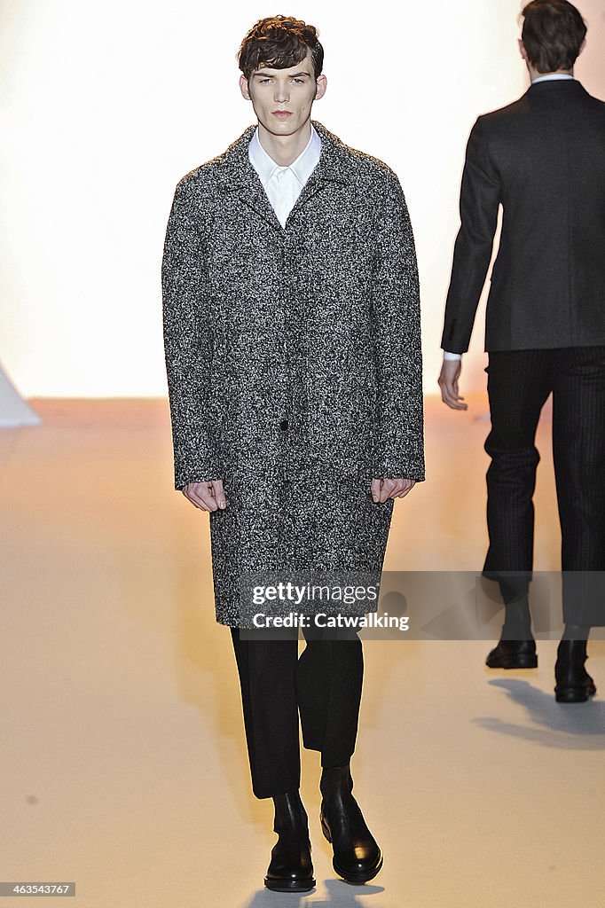 Wooyoungmi - Mens Fall 2014 Runway - Paris Menswear Fashion Week