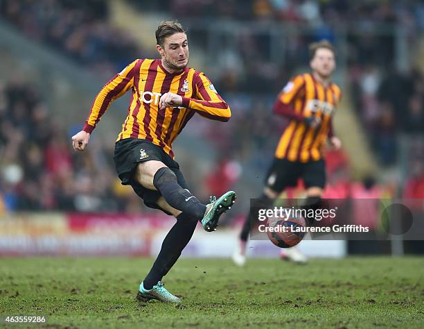 Gary Liddle of Bradford City in action during the FA Cup Fifth Round match between Bradford City and Sunderland at Coral Windows Stadium, Valley...