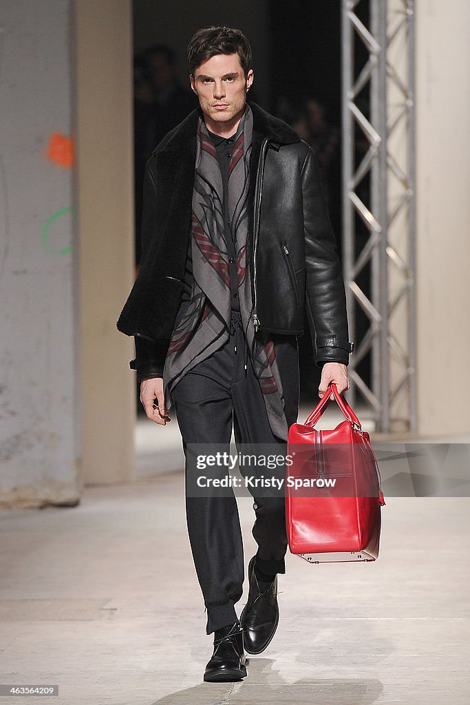 Hermes : Runway - Paris Fashion Week - Menswear F/W 2014-2015