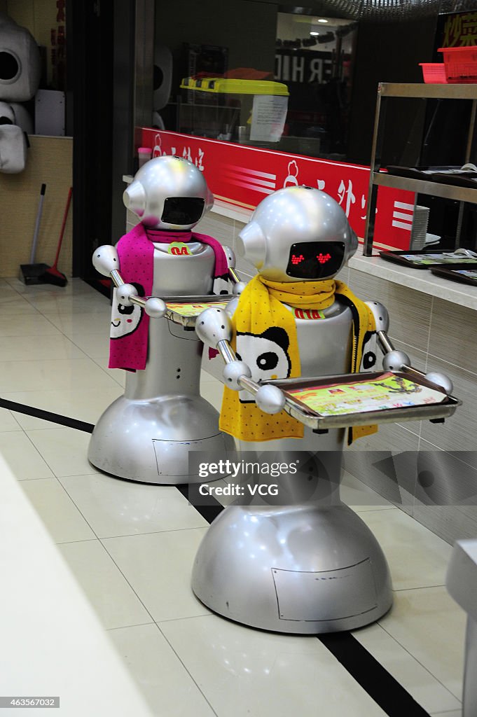 Updated Robot Waiter In Suzhou