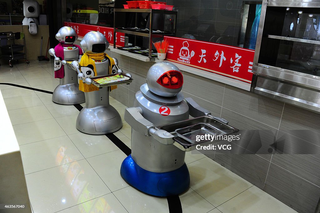 Updated Robot Waiter In Suzhou