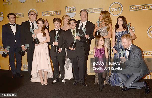 Actors Ty Burrell, Ed O'Neill, Sarah Hyland, Nolan Gould, Julie Bowen, Rico Rodriguez, Eric Stonestreet, Sofía Vergara, Aubrey Anderson-Emmons ,...
