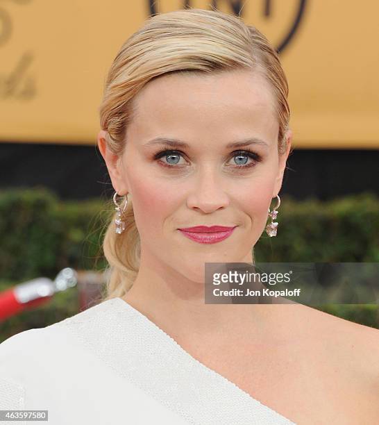 Actress Reese Witherspoon arrives at the 21st Annual Screen Actors Guild Awards at The Shrine Auditorium on January 25, 2015 in Los Angeles,...