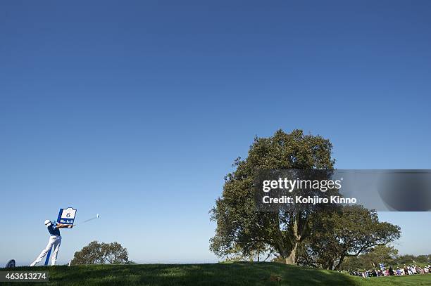 Farmers Insurance Open: Scenic view of Jason Day in action, drive at No 6 tee during Saturday play at Torrey Pines GC. La Jolla, CA 2/7/2015 CREDIT:...