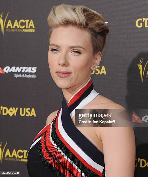 Actress Scarlett Johansson arrives at the 2015 G'Day USA Gala Featuring The AACTA International Awards Presented By Quantas at Hollywood Palladium on...