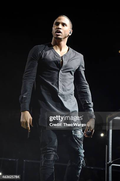 Trey Songz performs onstage during the "Between The Sheets" tour at Barclays Center of Brooklyn on February 16, 2015 in New York City.