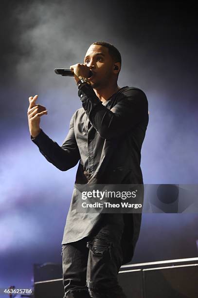 Trey Songz performs onstage during the "Between The Sheets" tour at Barclays Center of Brooklyn on February 16, 2015 in New York City.