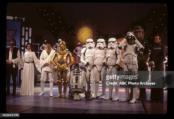 Coverage - Airdate: September 23, 1977. L-R: KRIS KRISTOFFERSON;MARIE OSMOND;DONNY OSMOND;C-3PO;R2-D2;STORM TROOPERS;CHEWBACCA;PAUL LYNDE