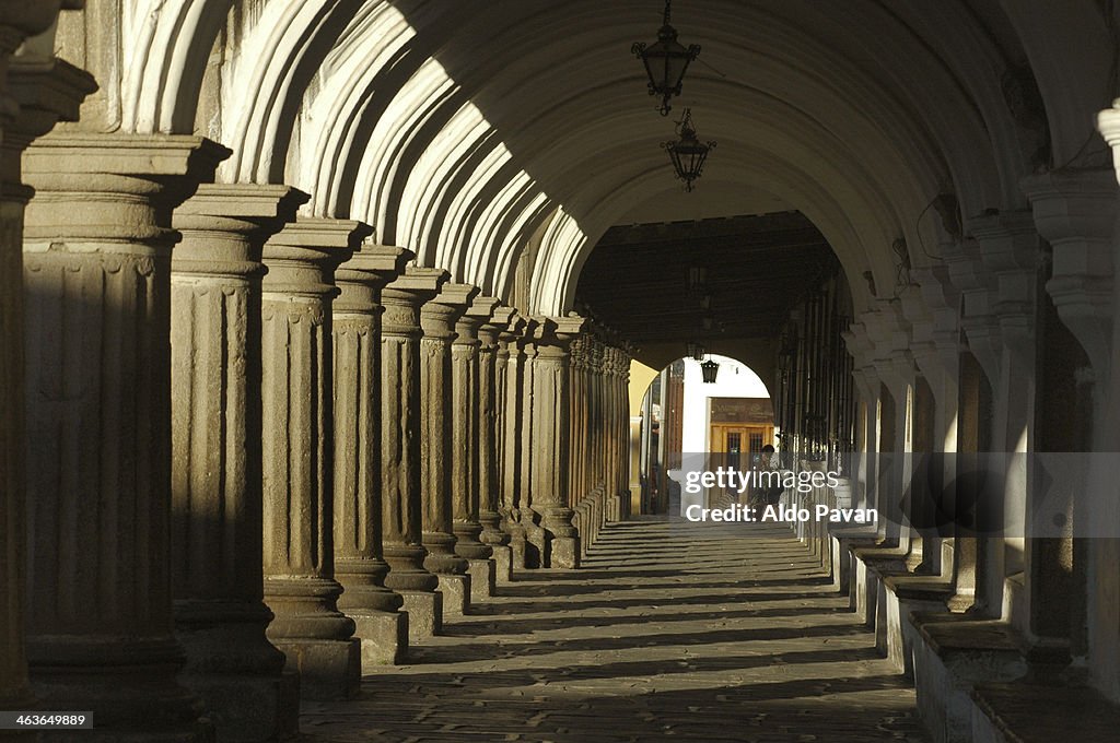 Guatemala, Antigua, colonnaded street