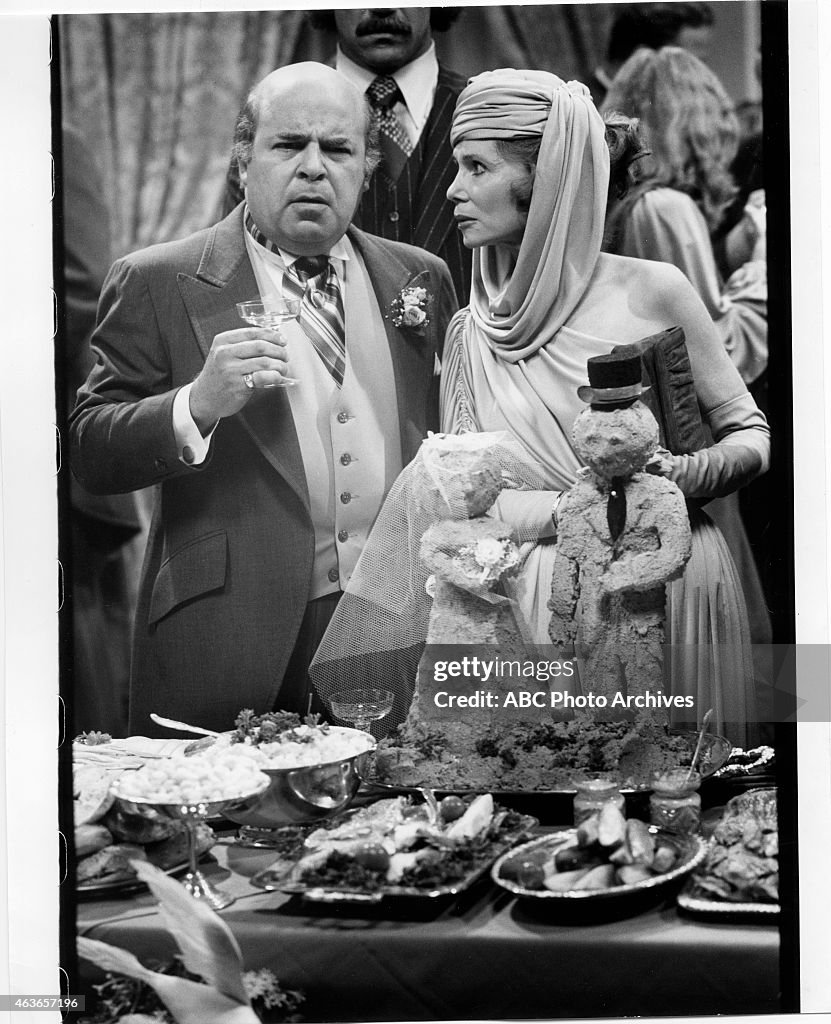 SORRELL BOOKE;KATHERINE HELMOND