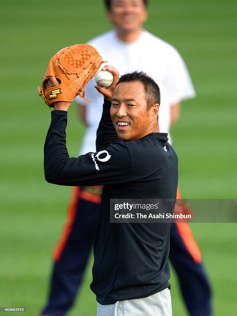 Hiroki Kuroda of Hiroshima Toyo Carp Joins Spring Camp