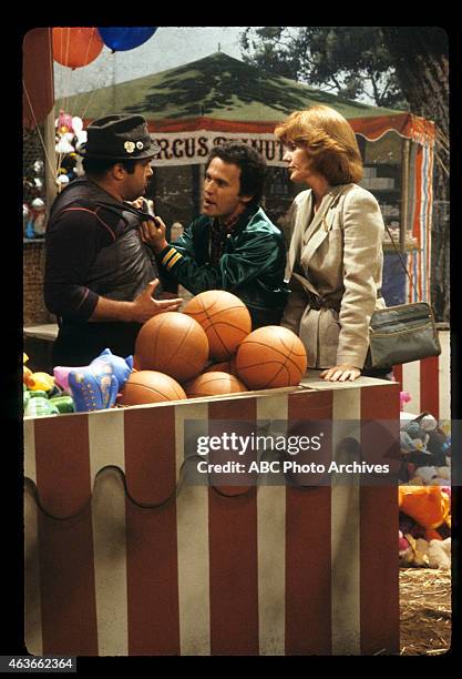 Show Coverage - Shoot Date: November 21, 1980. L-R: ROBERT COSTANZO;BILLY CRYSTAL;BARBARA RHOADES