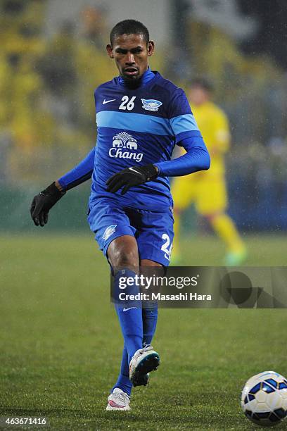 Anderson Dos Santos of Chonburi FC in action during the AFC Champions League playoff round match between Kashiwa Reysol and Chonburi FC at Hitachi...