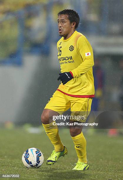 Tetsuro Ota of Kashiwa Reysol in action during the AFC Champions League play-off match between Kashiwa Reysol and Chonburi FC at Hitachi Kashiwa...